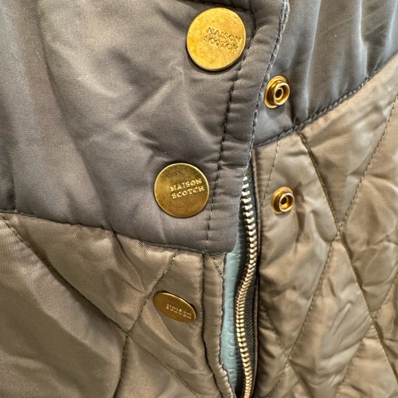 Scotch & Soda Arza Quilted Two-Tone Jacket in Olive and Khaki - Picture 4 of 9